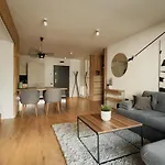 Nest Mirror Appartement *