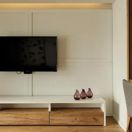 Nest Mirror 아파트