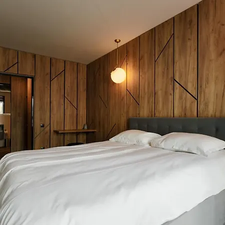 Lägenhet Nest Mirror *