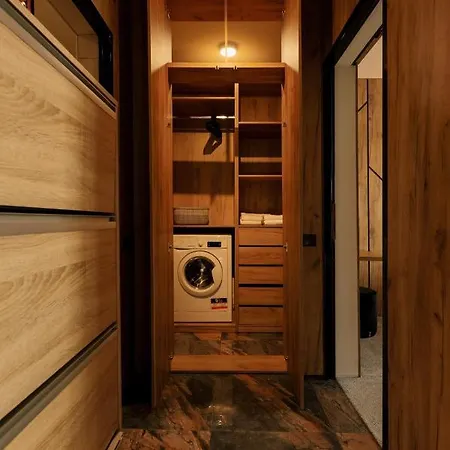 Nest Mirror Cluj-Napoca