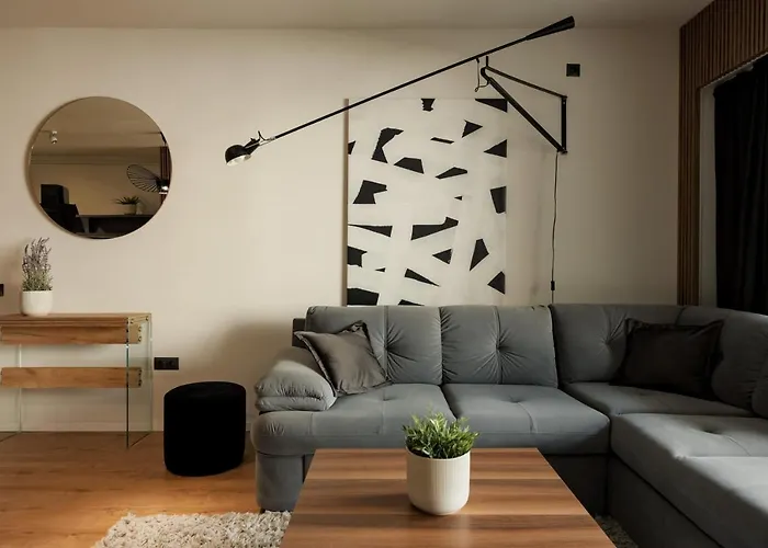 Nest Mirror Cluj-Napoca