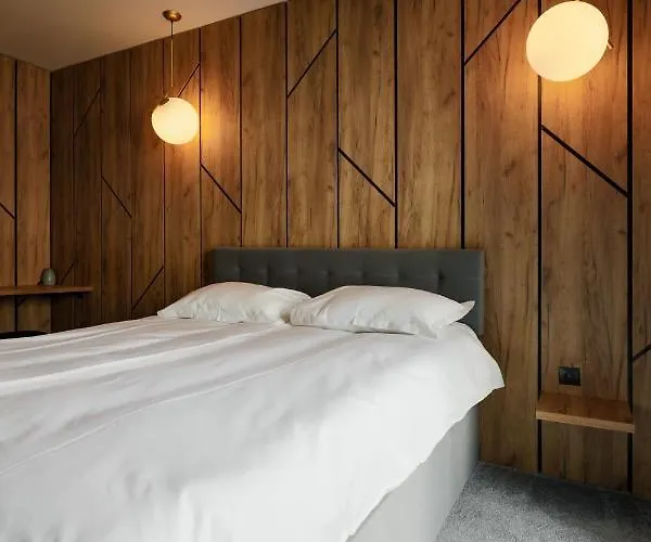 Lägenhet Nest Mirror *