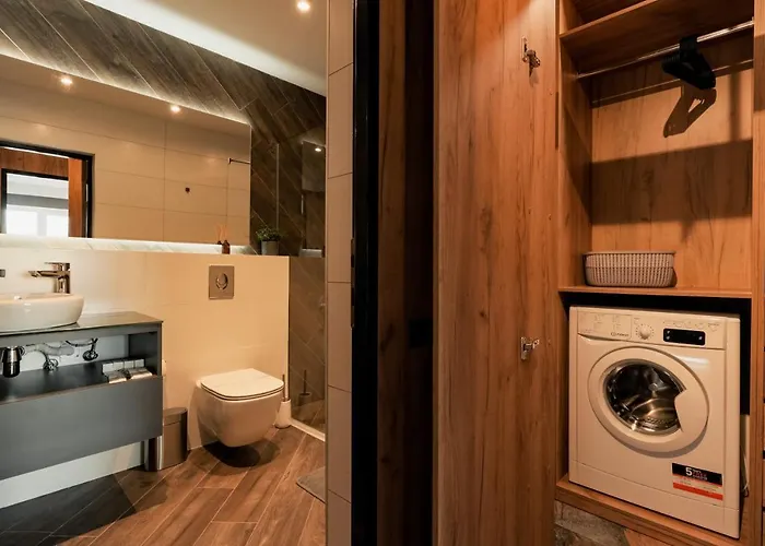 Nest Mirror Lägenhet