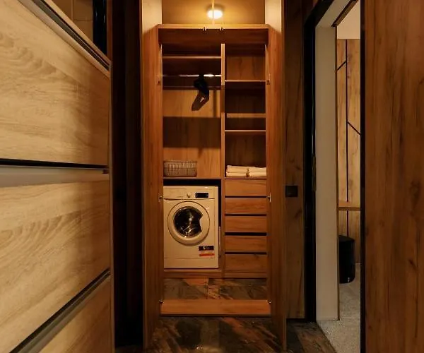 Nest Mirror Cluj-Napoca